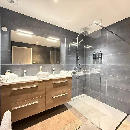 Apartment Le Cosy Proche Station - Piscine Saint Avre la Chambre