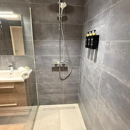 Le Cosy Proche Station - Piscine Apartment *
